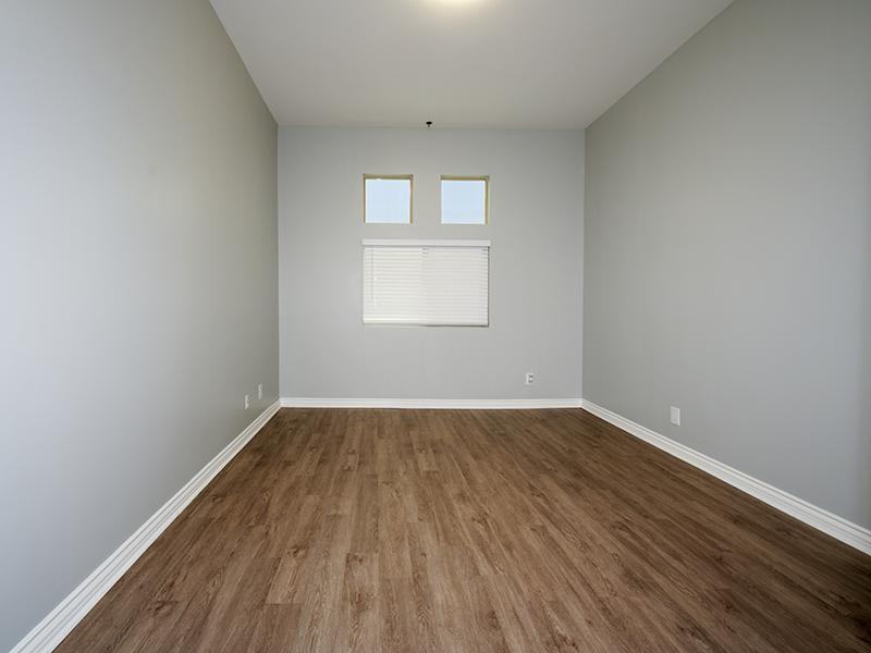 Bedroom | Hollywood View Towers