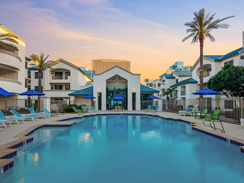 Large Pool | The Met at 3rd and Fillmore Apartments in Phoenix, AZ