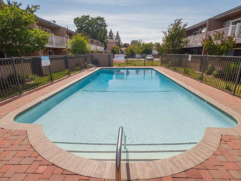 Poolside - Sun Valley Apartments in California