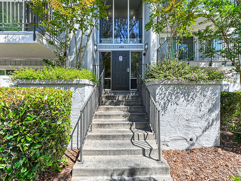 Front Entrance | The Crossing at Wyndham Apartments in Sacramento, CA