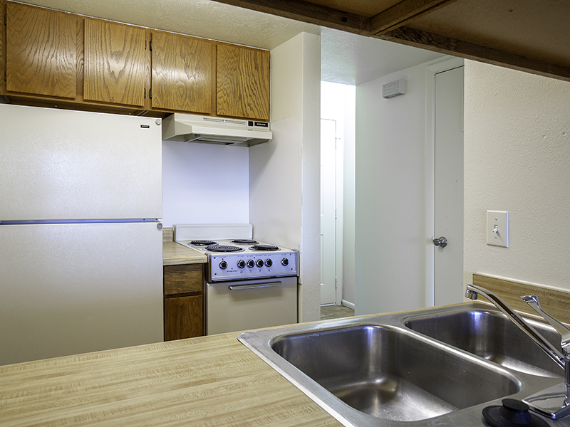 Kitchen Counters | Lookout Pointe Apartments in Provo, UT