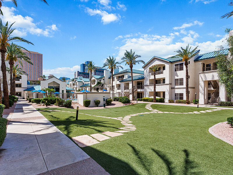 Beautiful Apartments | The Met at 3rd and Fillmore Apartments in Phoenix, AZ