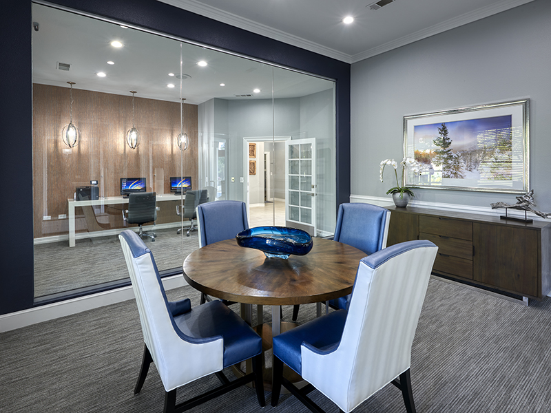 Clubhouse Business Center | Retreat at Cheyenne Mountain | CO Apartments