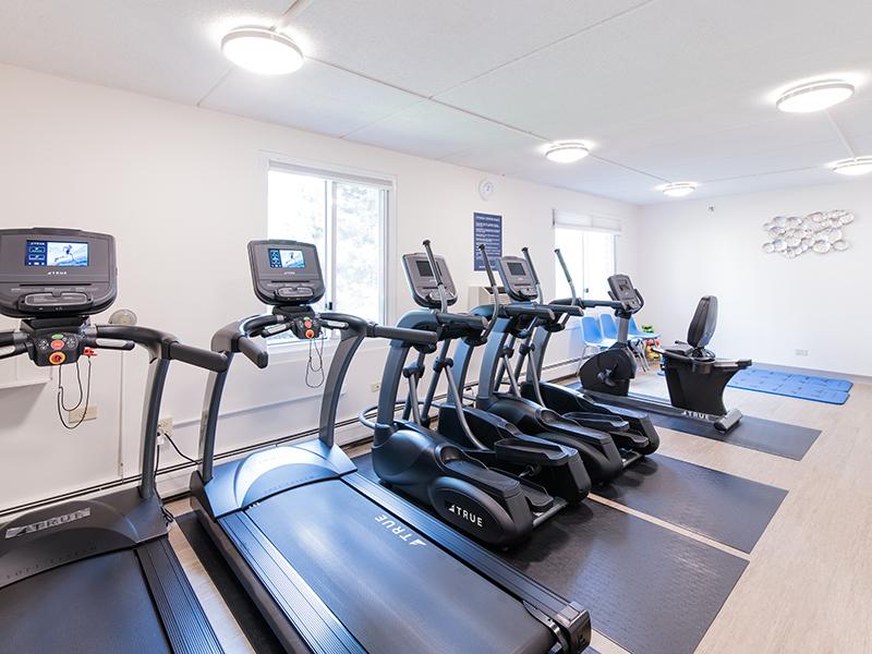 Gym | Centennial South Apartments in Mount Prospect, IL