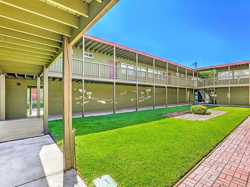 Patio | Pacific Pines