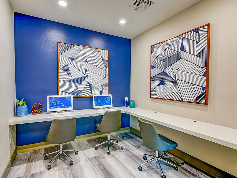 Business Center | The Met at 3rd & Fillmore