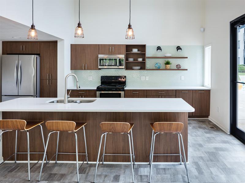 Clubhouse Kitchen - Apartments in Kansas City, MO