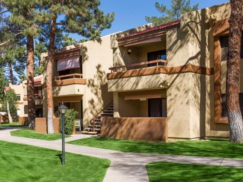 Building Exterior | Sun Wood Senior Apartments in Peoria, AZ