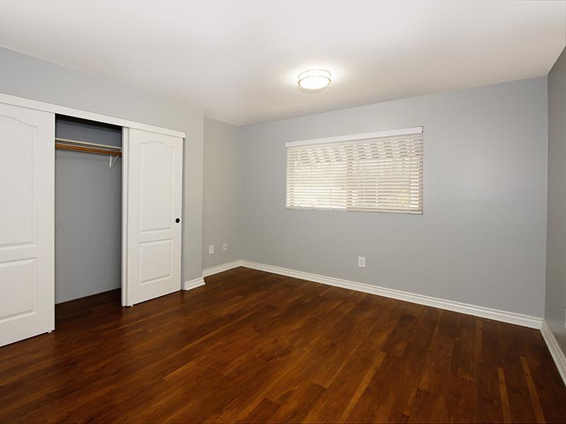 Bedroom | Hollywood View Towers