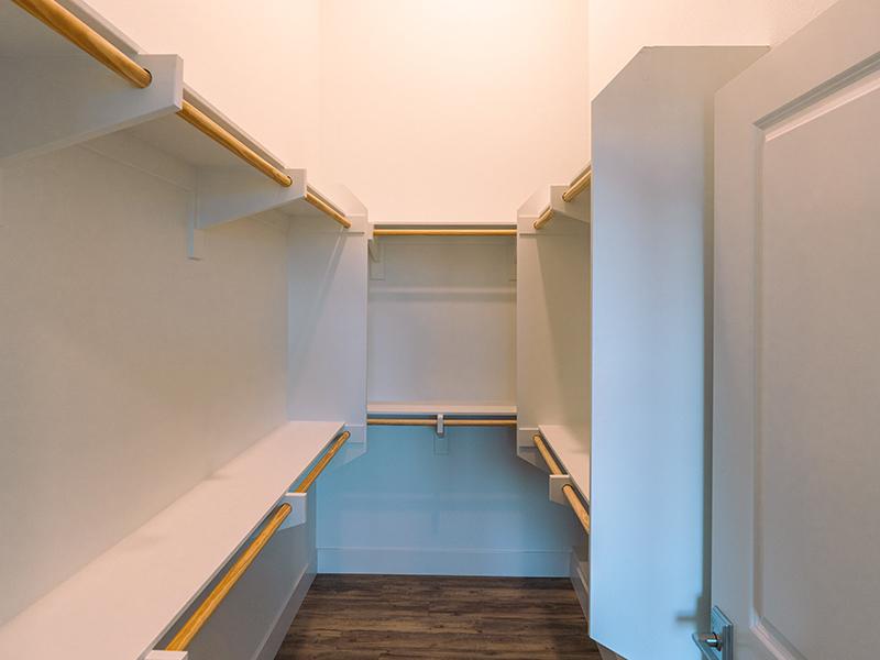 Walk In Closet | Vela Santee