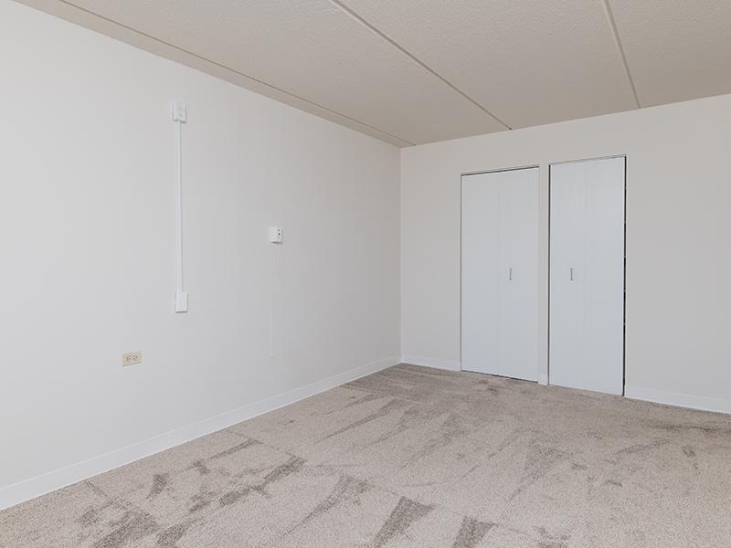 Room | Centennial North Apartments in Mount Prospect, IL