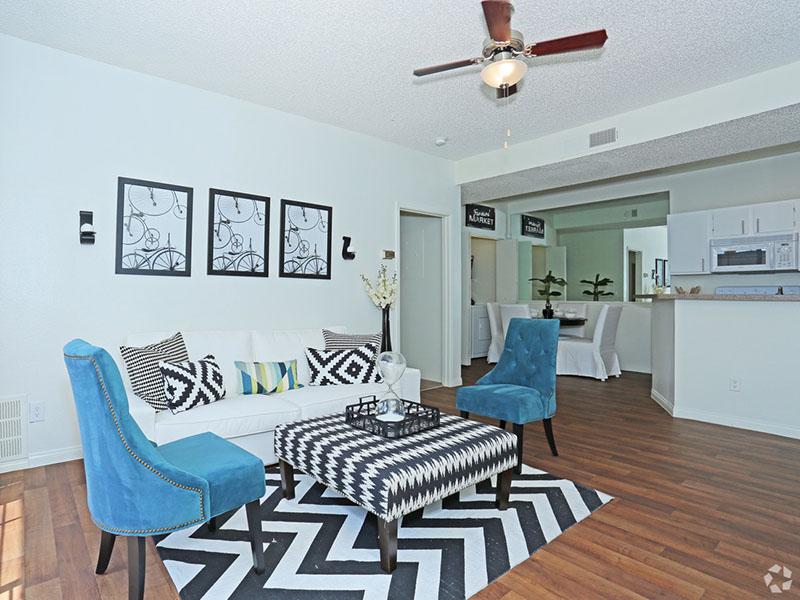 Living Room | Desert Ridge Apartments