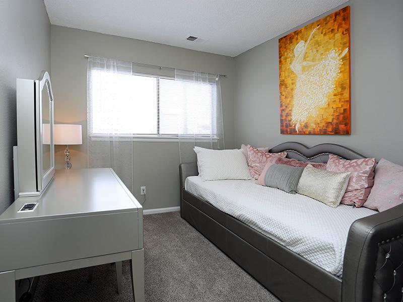 Den | Ascend at Red Rocks Lakewood Apartments 