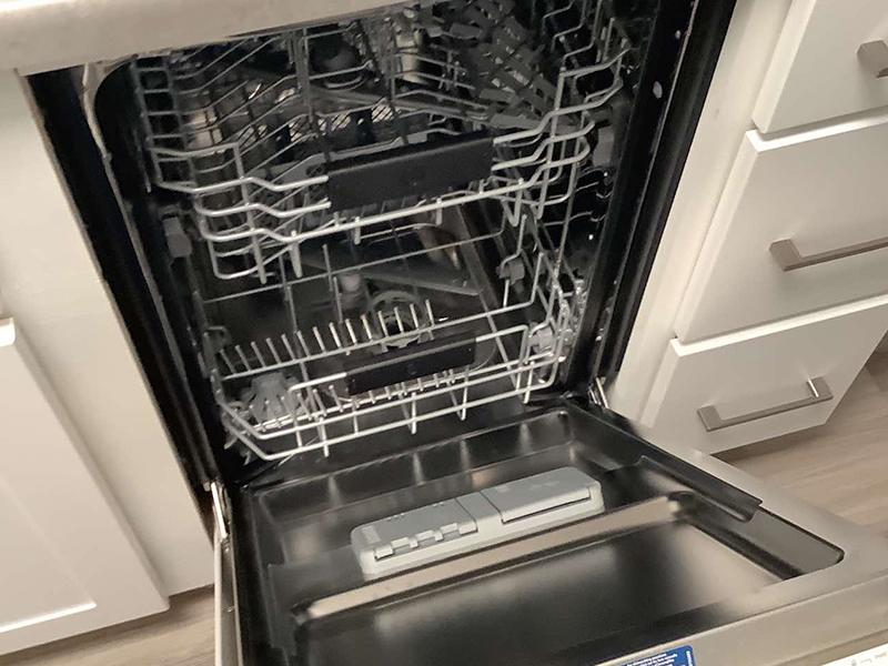 Dishwasher | Parkside Villa Apartments in Fairfield, CA