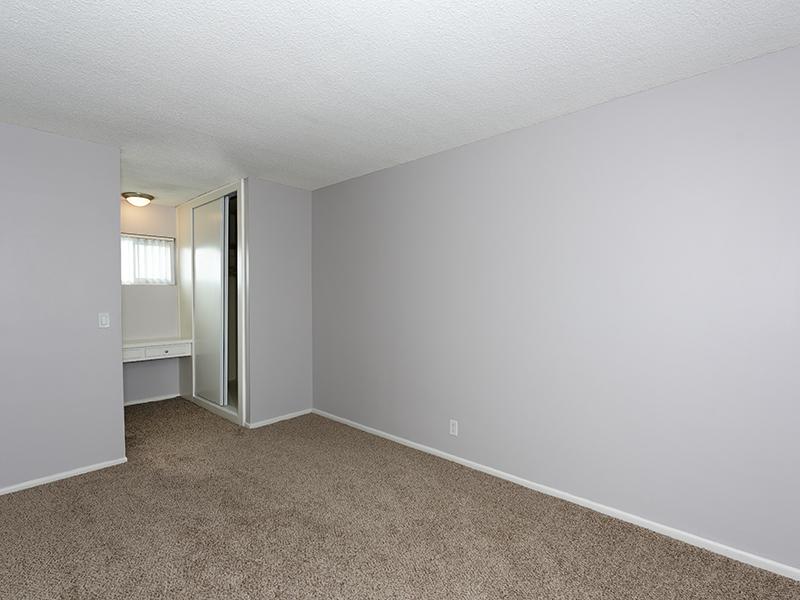 Room | Luxe at Burbank