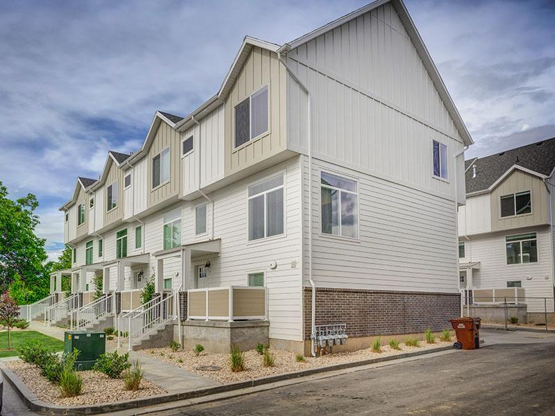 Exterior | Coventry Townhomes