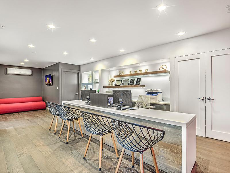 Leasing Office | Luxe 1801