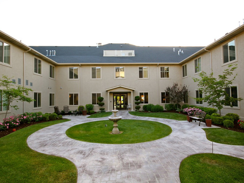 Courtyard | Liberty Square Apartments in Ammon, ID
