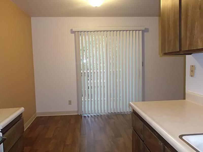 Dining Area | Riverbank