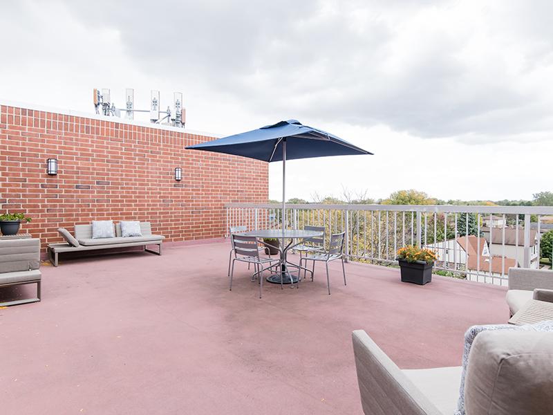Outdoor Seating | Centennial North Apartments in Mount Prospect, IL
