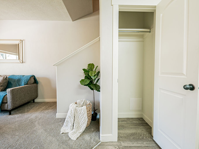 Living Room | Mountain View Townhomes in Ogden, UT