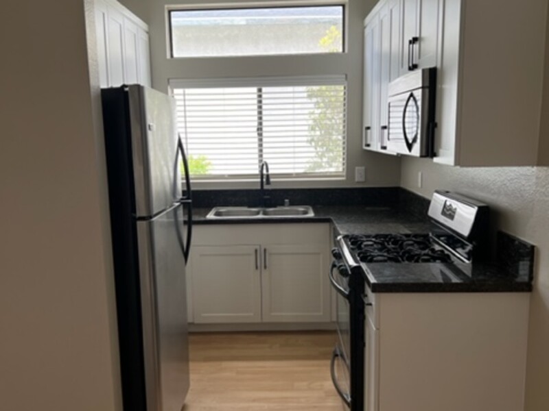 Kitchen | D202 | The Heights on Superior