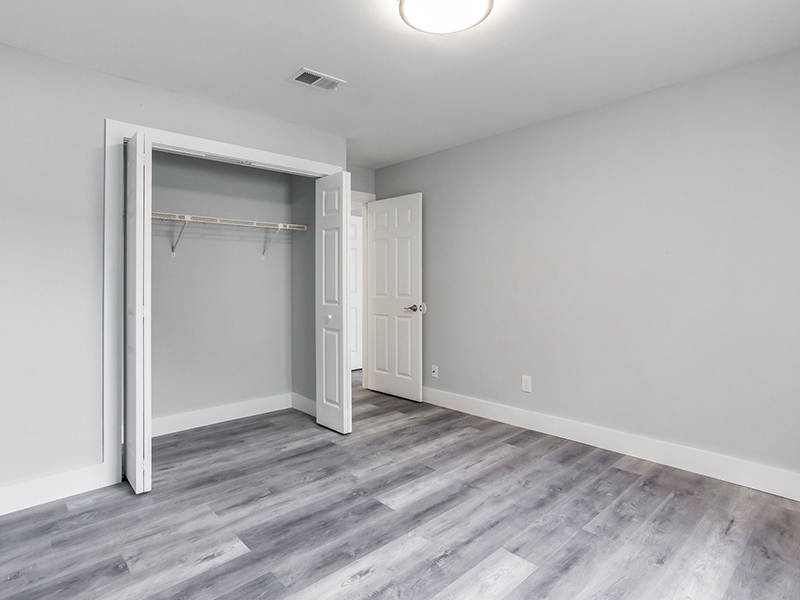Bedroom Closet | Bridlewood Apartments in Conyers, GA