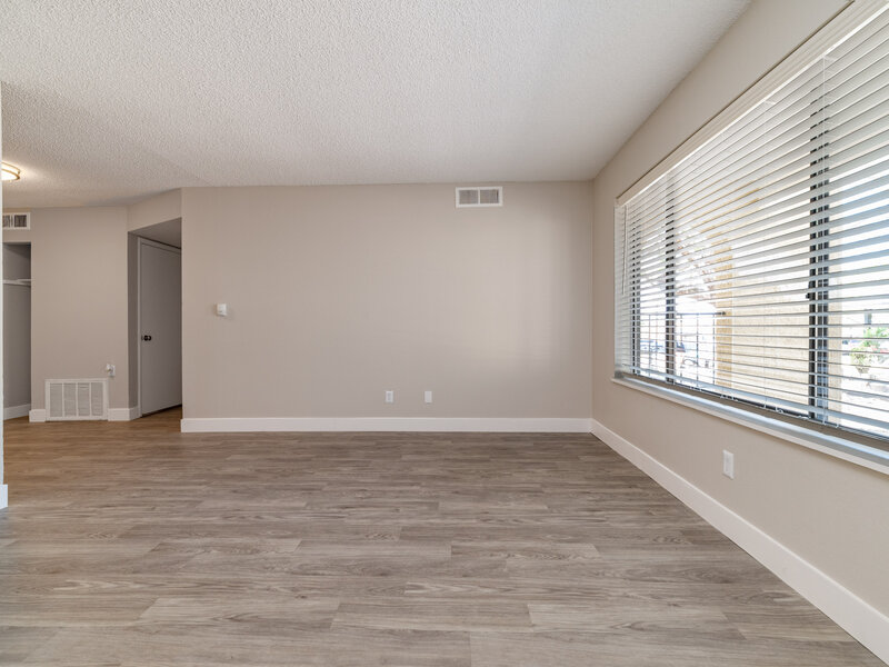 Living Room | Villas Del Sol II Apartments in Albuquerque, NM