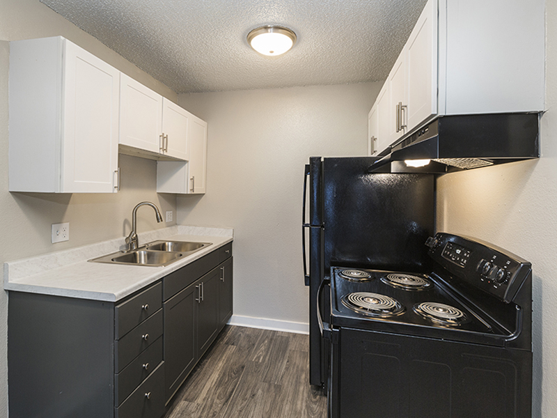 Fully Equipped Kitchen | The Reserve Apartments in Colorado Springs