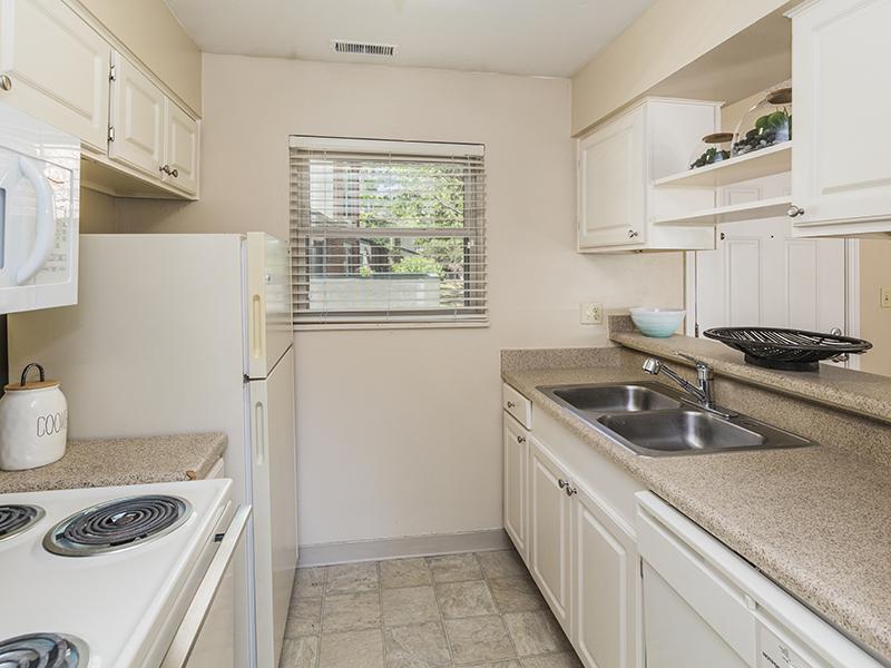 Kitchen | 25 Broadmoor Apartments in Colorado Springs, CO