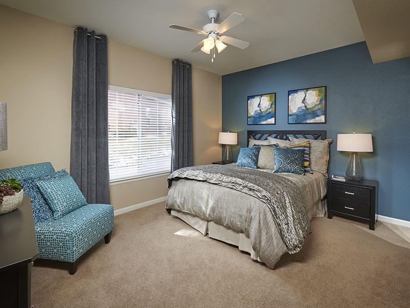 Skyecrest Apartments in Lakewood, CO 80235 | Market Apartments