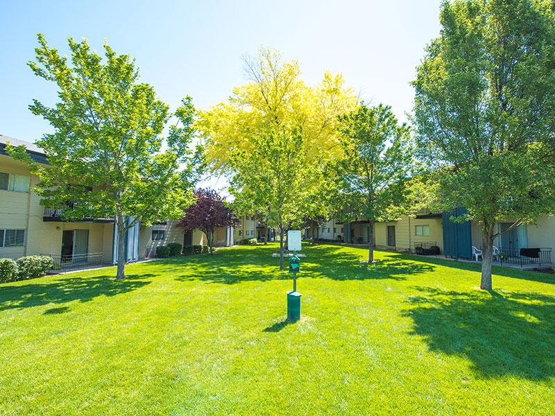 New Aspenwood Apartments West Valley with Modern Garage