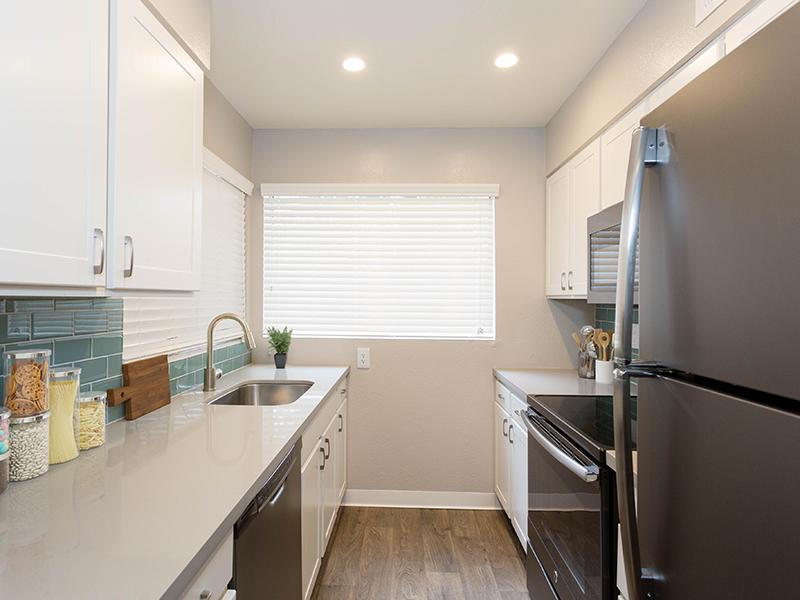 Fully Equipped Kitchen | The Maddox Apartments