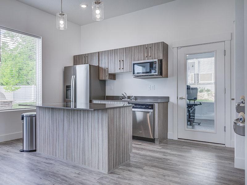 Clubhouse Kitchen | Coventry Townhomes