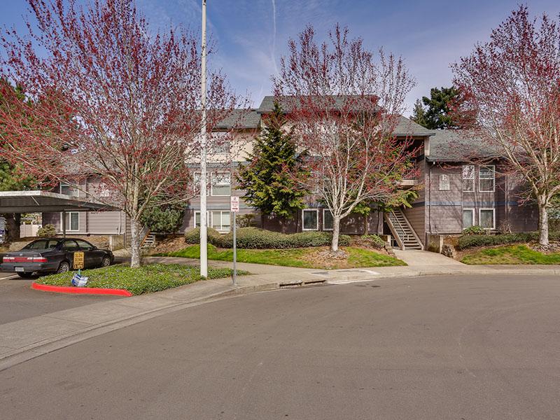 Stark Street Crossings Apartments in Gresham, OR