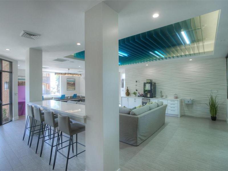 Lounge | The Maddox