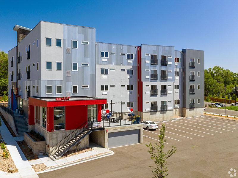 Building Exterior | 1600 Hoyt