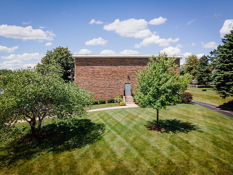 Professional Landscaping | Wellington Creek Apartments