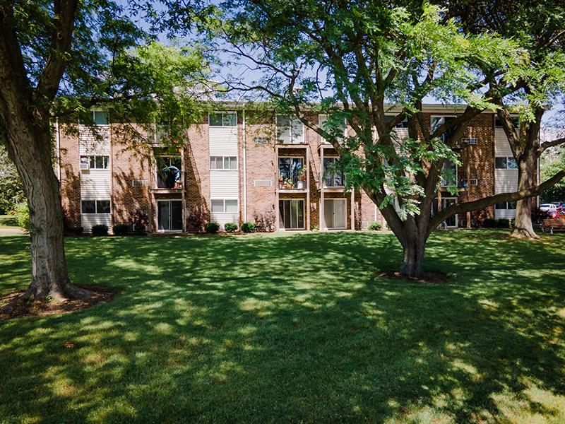 Beautifully Landscaped | Wellington Creek Apartments