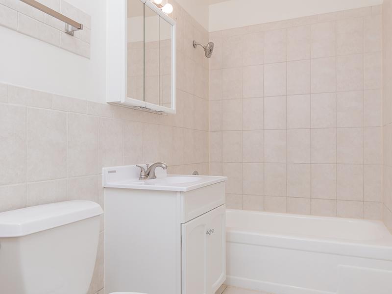 Bathroom | Wellington Creek Apartment's in Lisle, IL