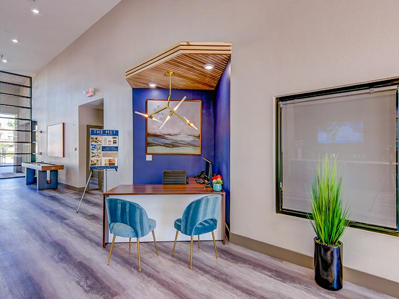 Front Desk | The Met at 3rd & Fillmore