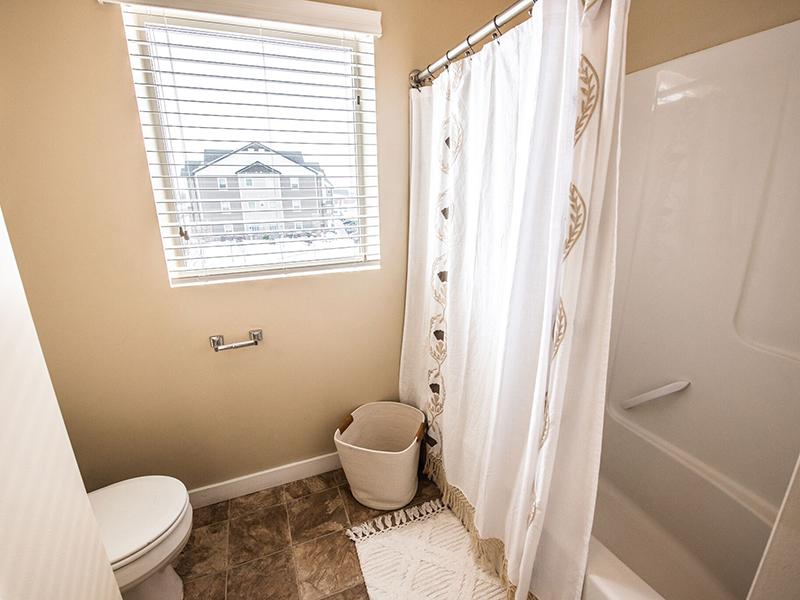 Model Bathroom | The Cove at Overlake