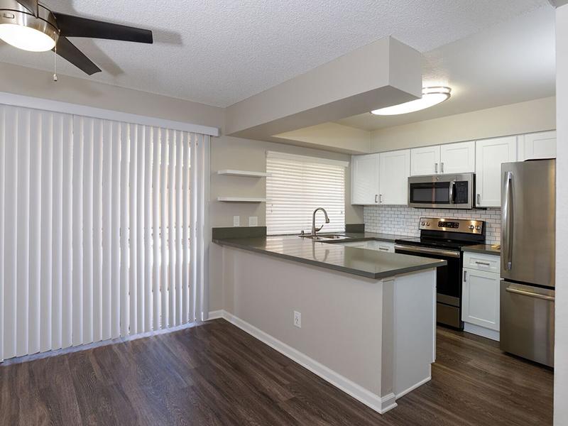 Kitchen - Apartments in Santa Ana