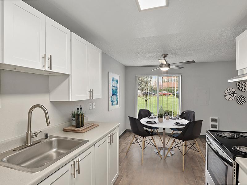 Kitchen & Dining Area | Bridge Creek Apartmentsc