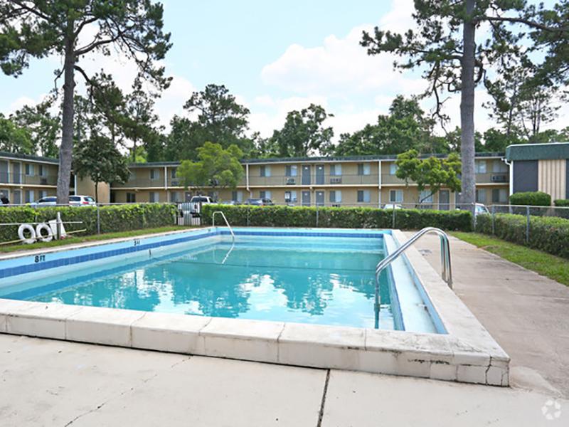 Pool | Lodge2765 Apartments