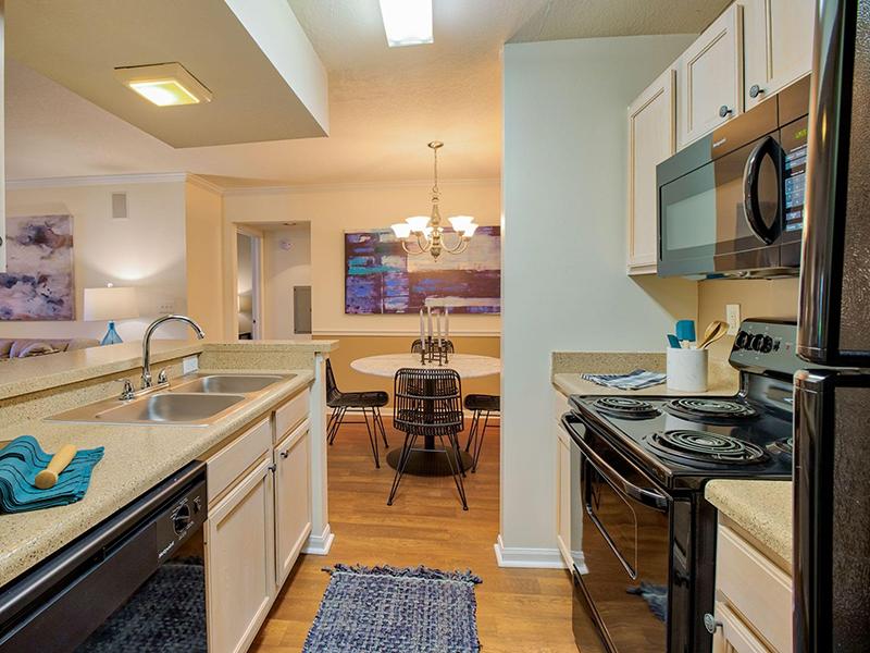 Kitchen | Central Park Apartments in Montgomery, AL