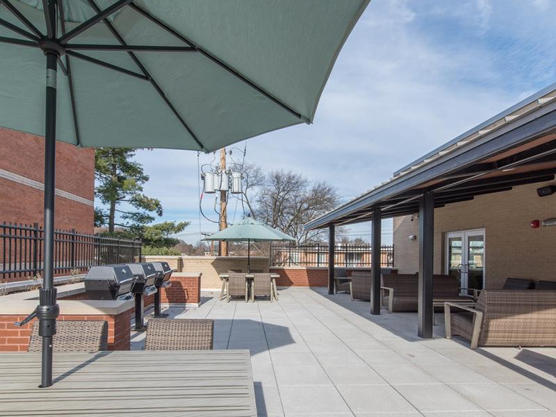 Outdoor Grilling Apartments in Washington
