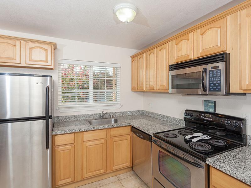 Oak Kitchen - Luxury Apartments in Califonia