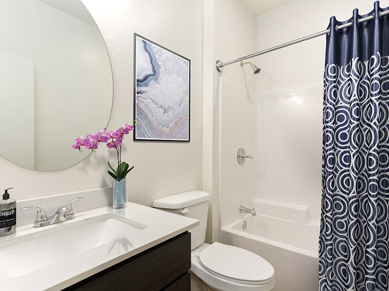 Bathroom | The Grayson on the Rail