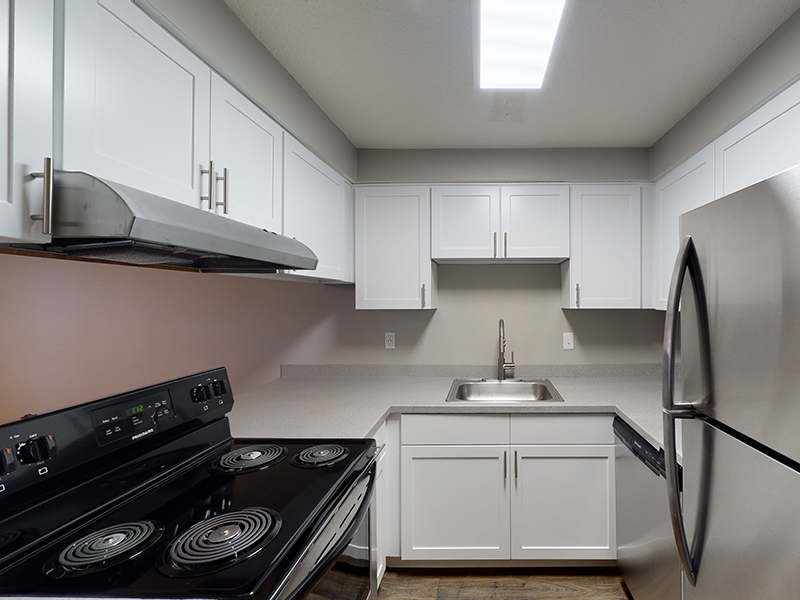 Kitchen Appliances | Silverwood Apartments in Gresham, OR